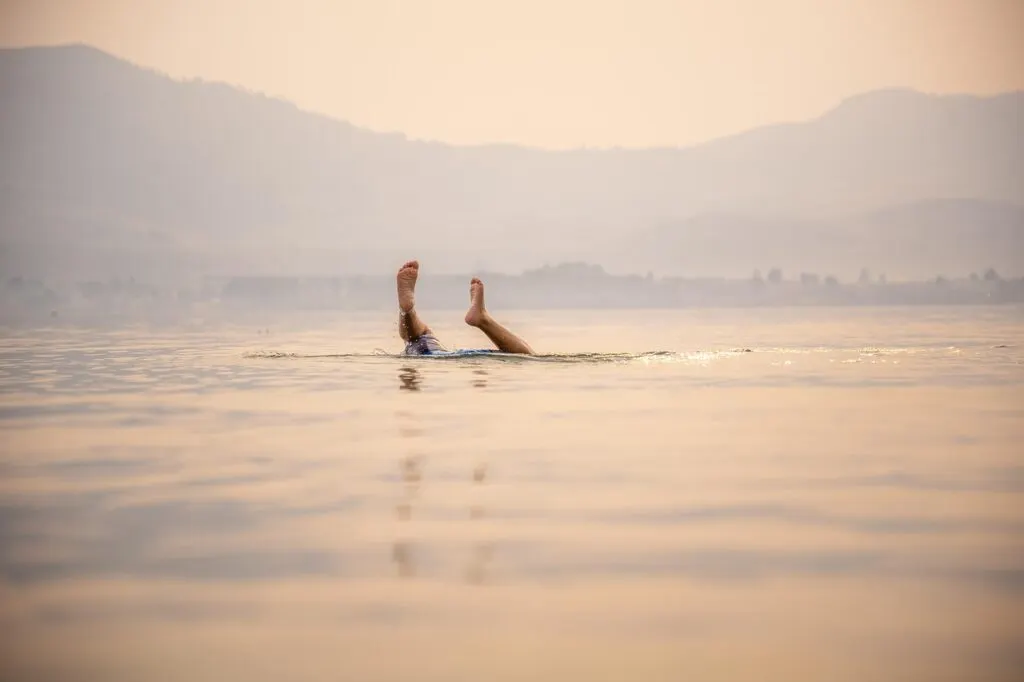 découvrez la plage naturiste idéale pour profiter du soleil et de la mer en toute liberté dans un cadre naturel et respectueux.