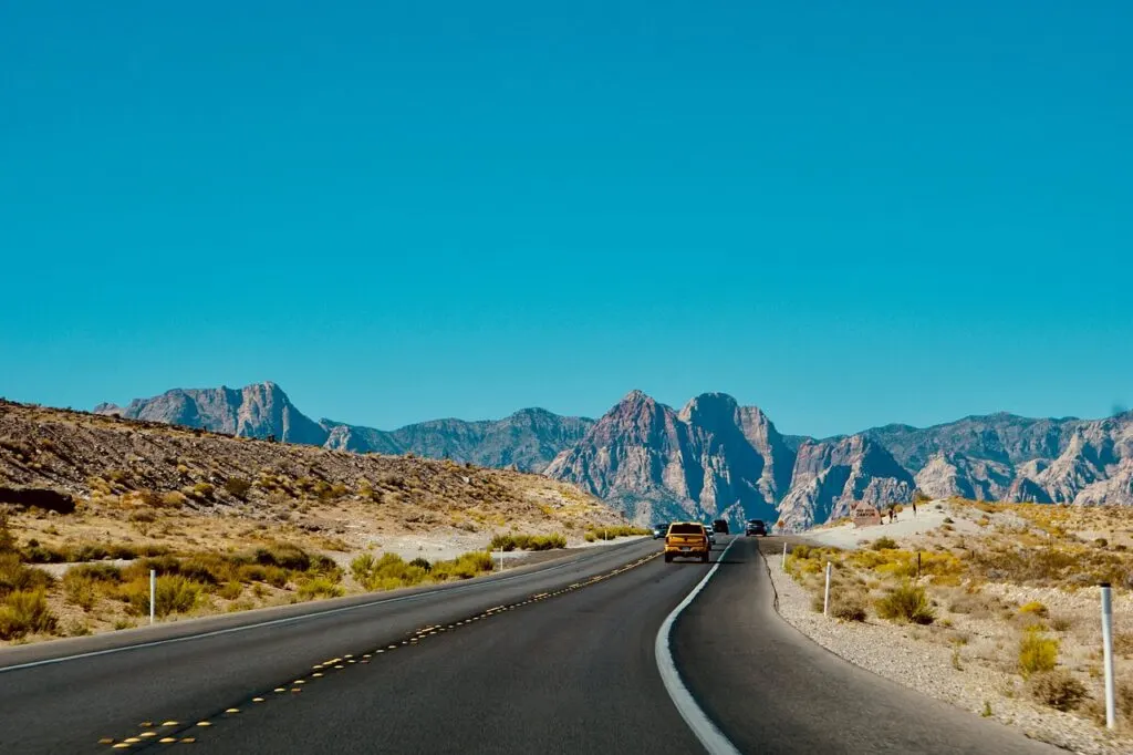 votre compagnon idéal pour un road trip de vacances inoubliable : conseils, astuces et idées pour un voyage réussi sur la route.