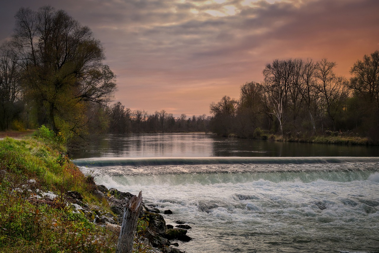découvrez le rôle essentiel des barrages dans la gestion de l'eau, la production d'énergie et la protection contre les inondations. explorez leur impact sur l'environnement et les communautés, ainsi que les techniques modernes de construction et d'entretien.