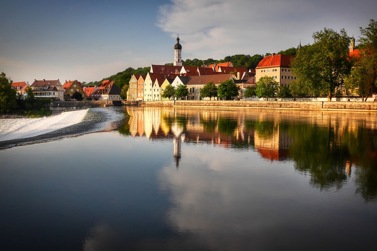 découvrez le monde fascinant des barrages : leur rôle essentiel dans la gestion de l'eau, la production d'énergie et la préservation de l'environnement. apprenez comment ces structures impressionnantes influencent nos vies et façonnent nos paysages.