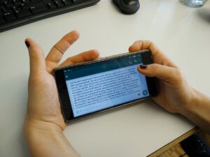 Sombre affaire de cyberharcèlement : plusieurs individus interpelés dans l’Hérault pour des attaques ciblant Thomas Jolly, le directeur de l’ouverture des JO de Paris 2024