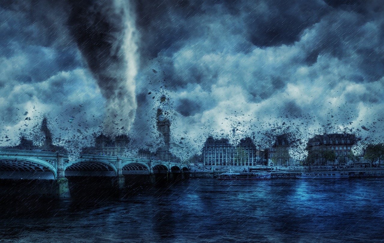 découvrez tout sur les tornades : formation, classification, impacts et conseils de sécurité. plongez dans le monde fascinant et puissant des tornades, phénomènes naturels impressionnants qui peuvent provoquer des destructions majeures.