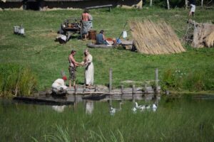Un village de l’Hérault se prépare à une métamorphose en campement viking!