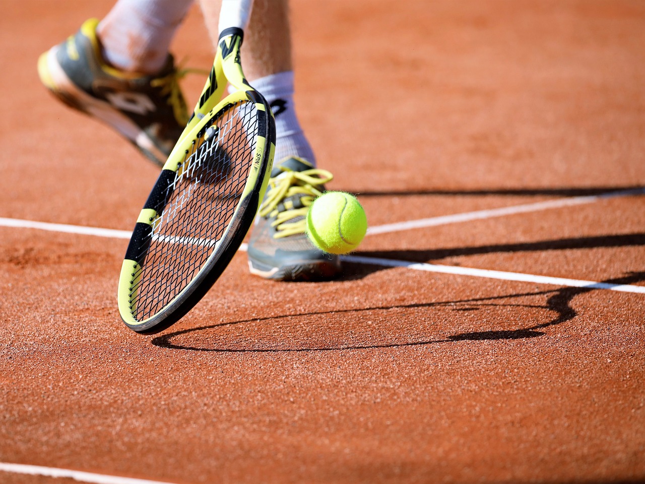 découvrez l'univers fascinant des ball girls, ces jeunes sportives qui apportent énergie et dynamisme aux événements sportifs. apprenez comment elles contribuent à l'ambiance des compétitions tout en perfectionnant leurs compétences.