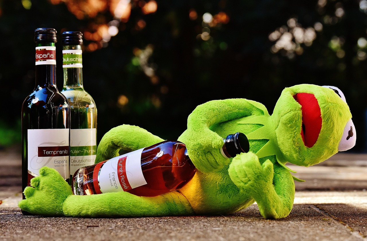 découvrez les dangers de la conduite sous l'emprise de l'alcool, les conséquences légales, et les moyens de prévenir les accidents liés à l'alcool au volant. informez-vous sur l'importance de la sécurité routière et des alternatives à la conduite.