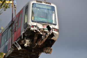 Tragédie dans l’Hérault : une femme de 38 ans décède, tandis qu’un septuagénaire est en fuite