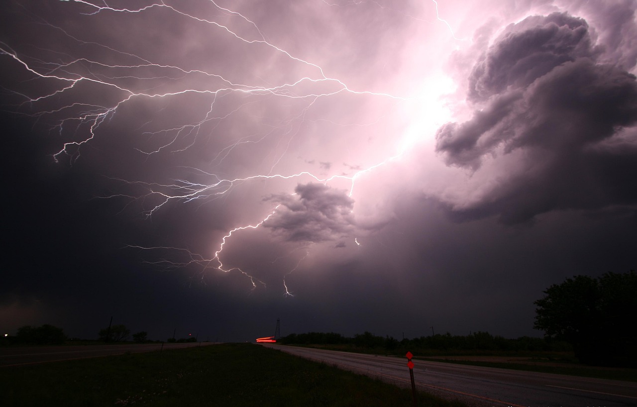découvrez l'univers fascinant des tempêtes, leurs causes, effets et les merveilles qu'elles laissent derrière elles. apprenez à mieux comprendre ces phénomènes météorologiques impressionnants et leur impact sur notre environnement.