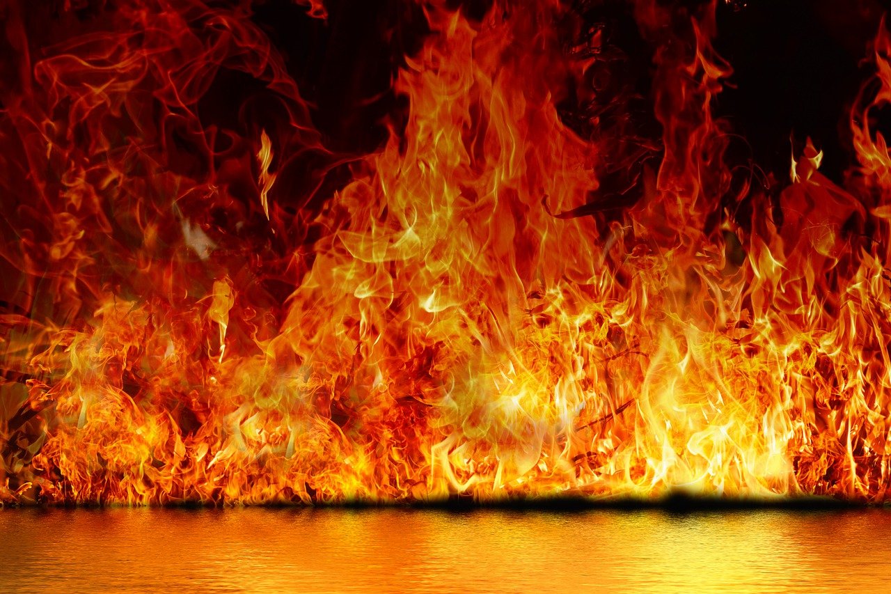 découvrez l'univers captivant du feu criminel à travers notre analyse approfondie du phénomène de l'incendie volontaire. explorez les motivations, les conséquences et les méthodes de prévention liées à cette activité destructrice. informez-vous sur les enjeux légaux et sociétaux des incendies criminels.