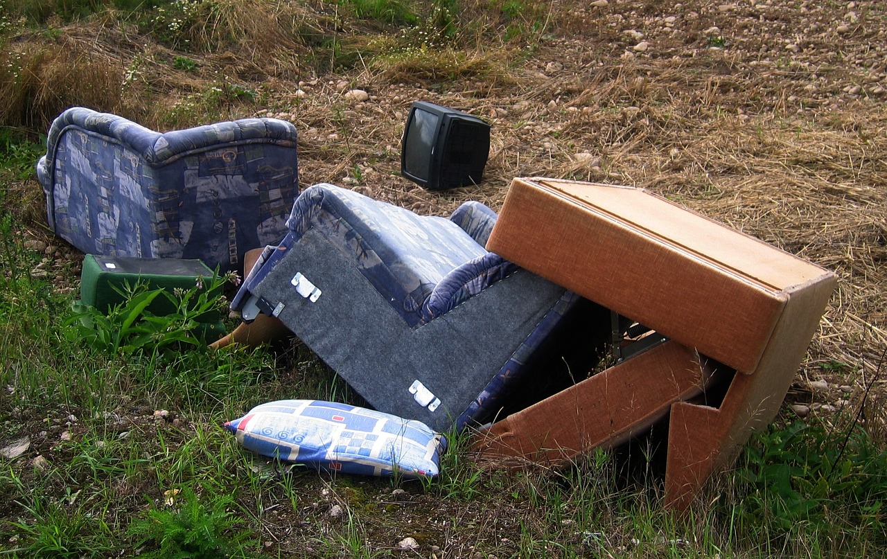 découvrez tout sur les rave-parties illégales : fonctionnement, risques, législation et impacts sur la société. informations essentielles pour comprendre ce phénomène underground.