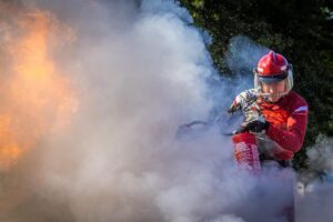 Pompiers de l’Hérault : missions en Ukraine avec brancards, distinction en Or et lancement du calendrier 2024 à Mireval