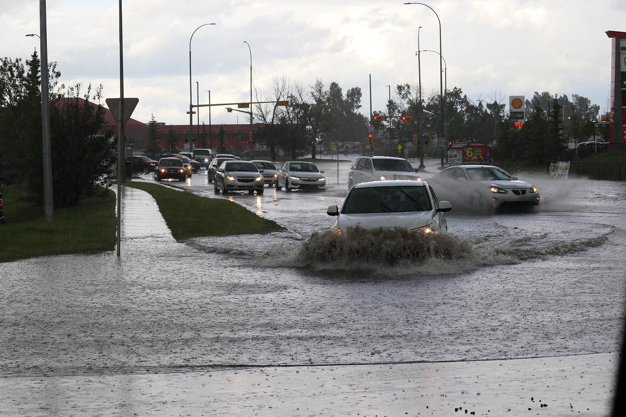 alerte aux inondations : recevez les dernières mises à jour et conseils de sécurité pour vous protéger efficacement en cas de crue.
