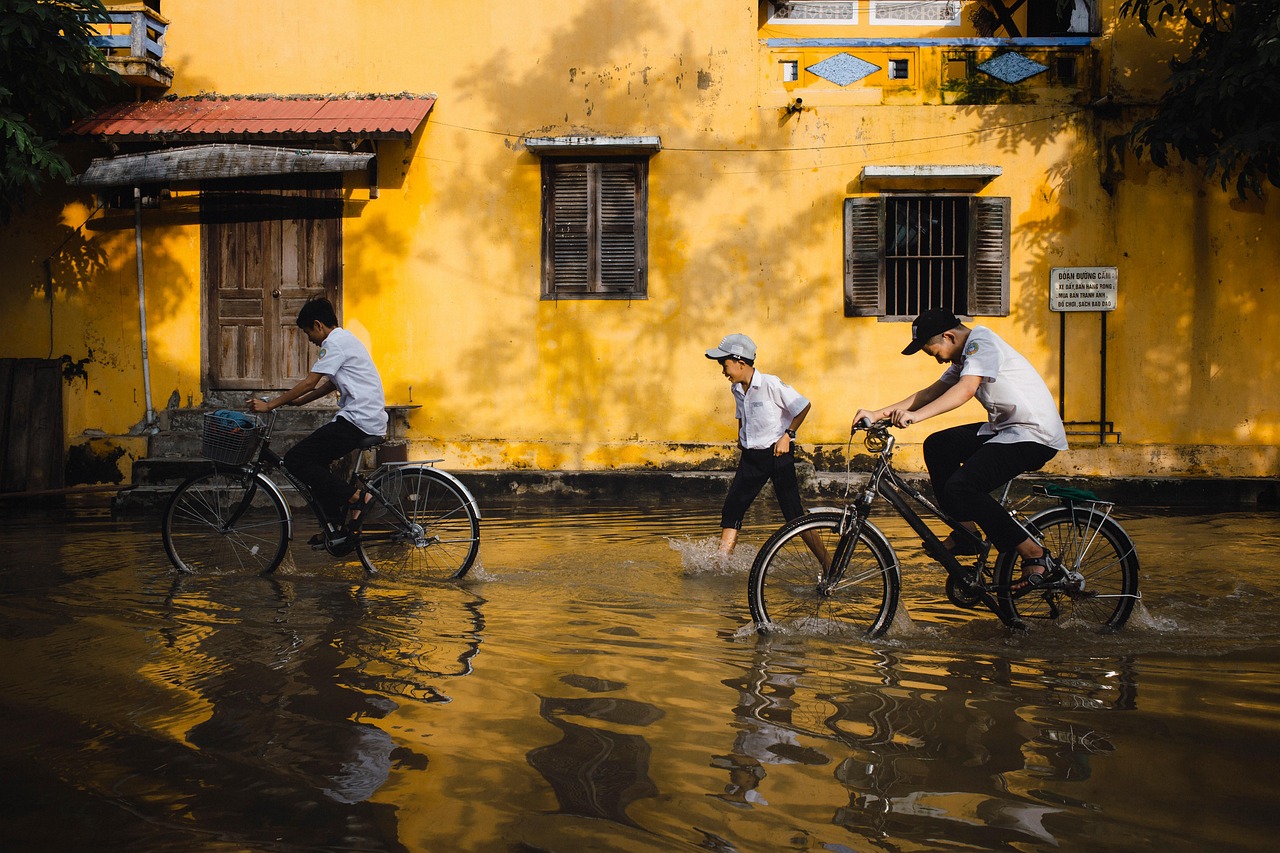 découvrez des informations essentielles sur les inondations, leurs causes, conséquences et conseils pour se protéger efficacement.