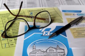 Élections municipales 2026 dans l’Ouest Hérault : sept communes seulement qualifiées pour le second tour, un scrutin marqué par la prudence