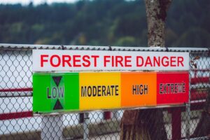 Vigilance orange pour cinq départements du sud-est face aux feux de forêt, l’Hérault déjà impacté par les flammes