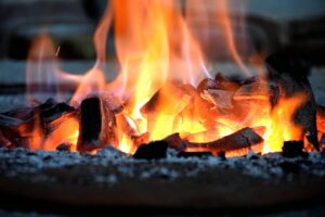 Hérault : Un jeune suspect placé en détention suite à un incendie d’origine criminelle