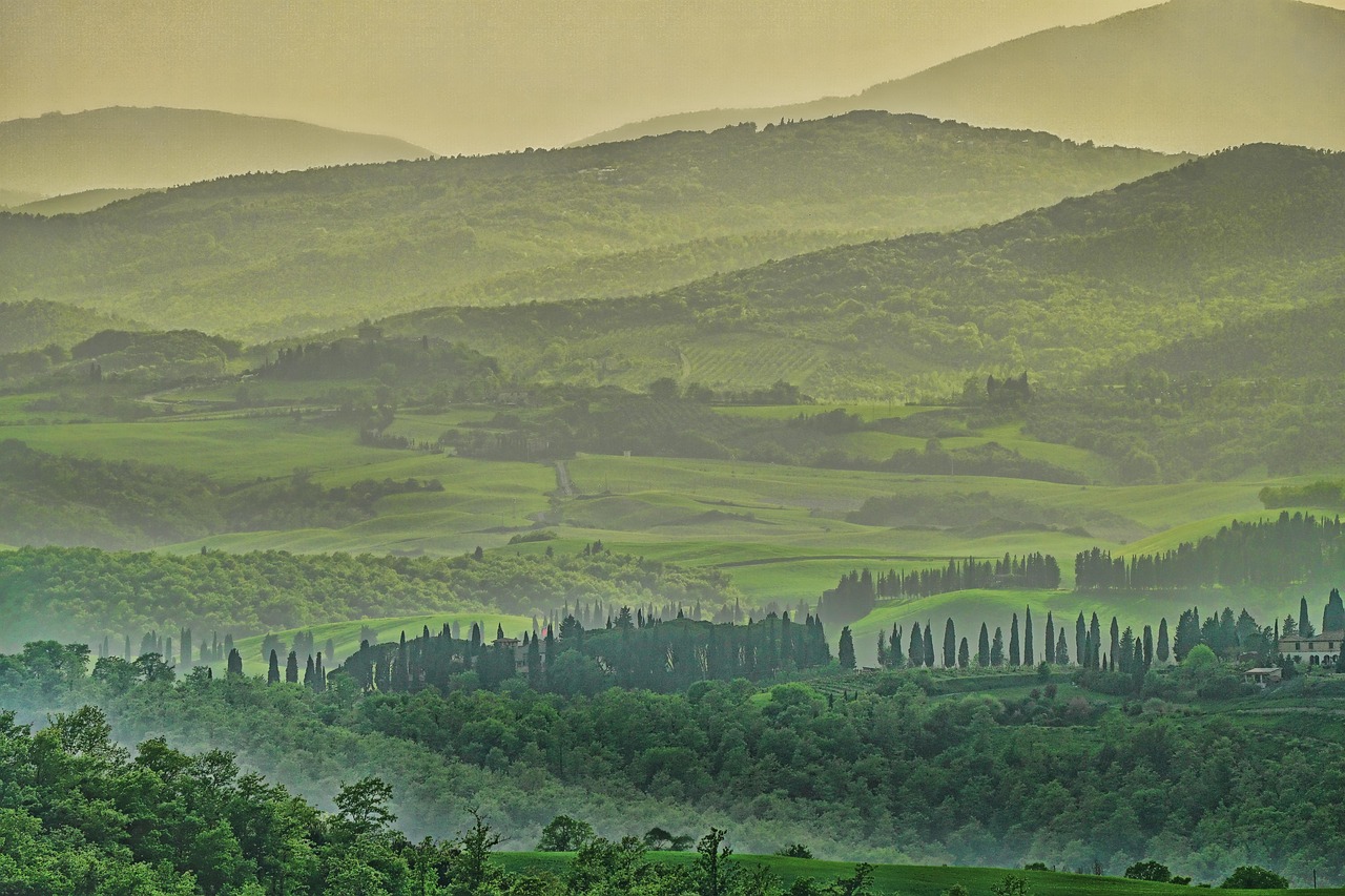 découvrez les magnifiques collines de fontcaude, un site naturel idéal pour les randonnées, la détente et l'exploration au cœur d'un paysage préservé.