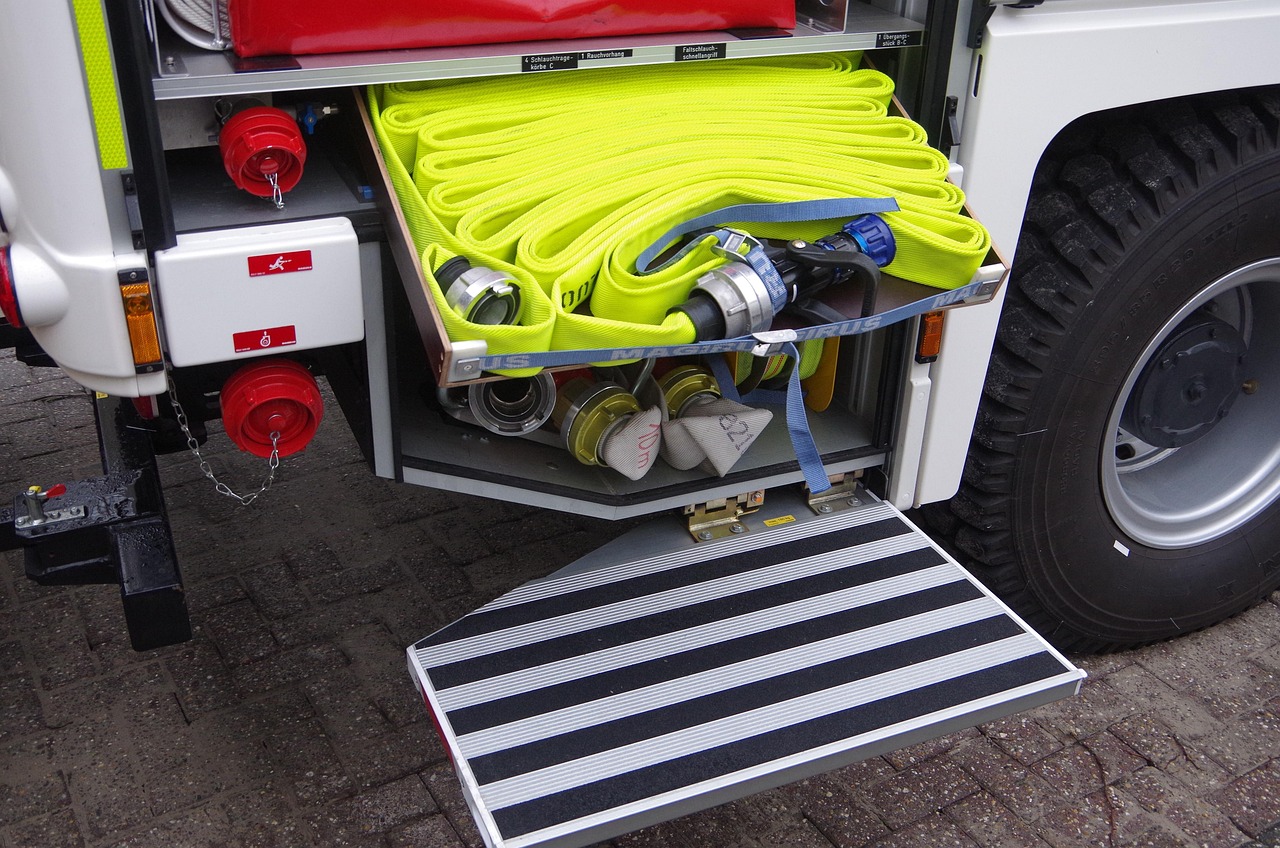 découvrez les causes courantes des incendies de véhicules, comment les prévenir et les mesures à prendre en cas d'urgence pour assurer votre sécurité.